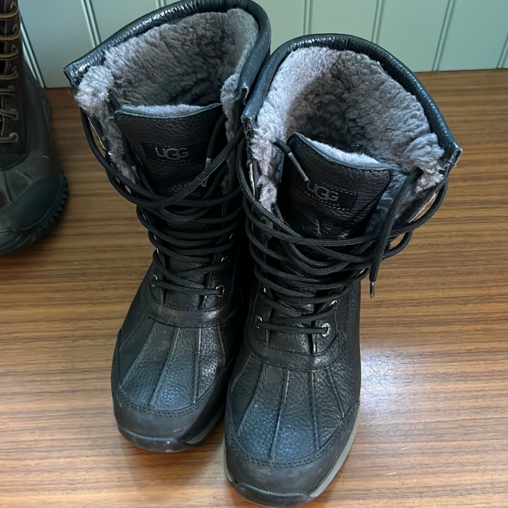 UGG Women’s size 7 snow boots waterproof